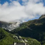 Отель Le Dahu