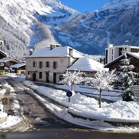 Le Dahu Hotel 2*