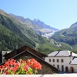 Le Dahu Hotel
